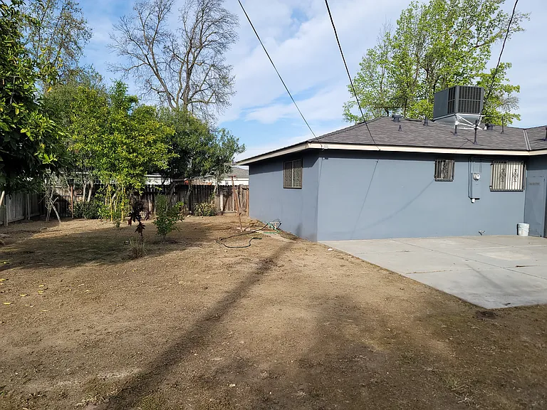 1355 N Matus Ave — Photo 16
