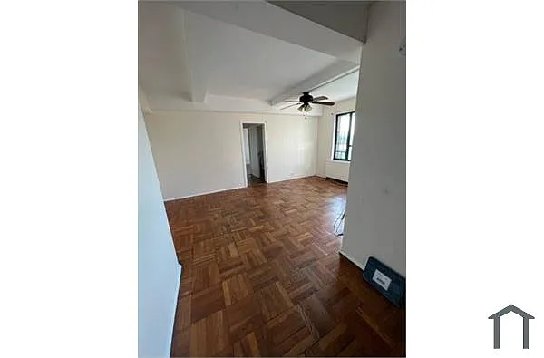 Building Photo - 1690 Metropolitan Ave #3A
