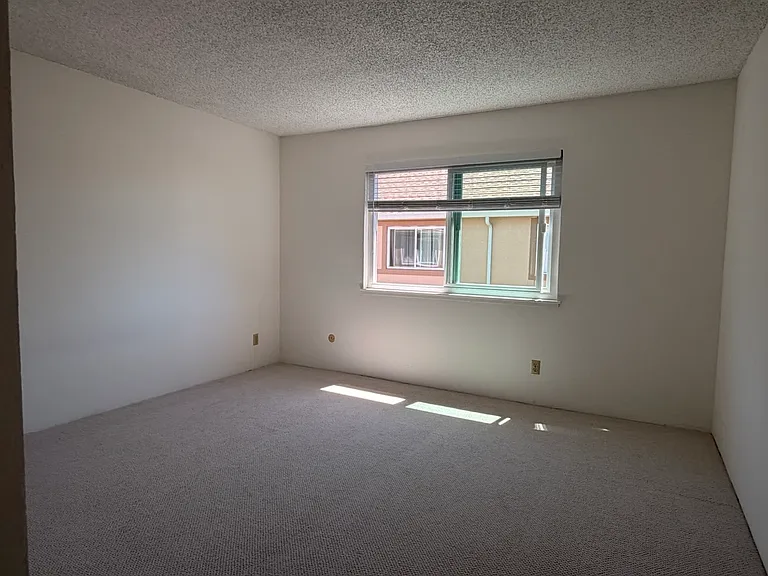 2456 W Bayshore Rd #10 — Photo 15