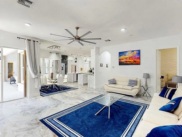 15700 Carrera Ln — Photo 5
