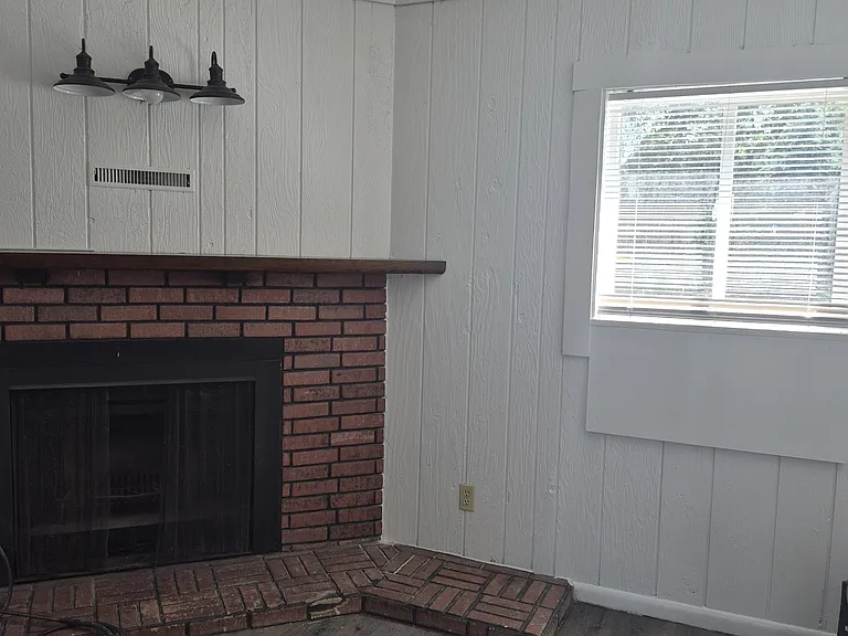 1200 S Coffman St — Photo 3