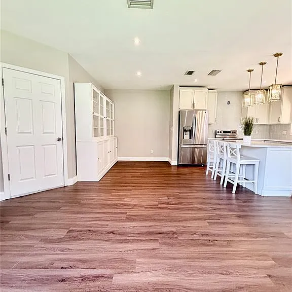 1050 Blackwater Dr — Photo 16