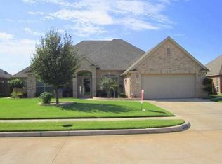 1717 Woodridge Dr, Wichita Falls, TX 76310