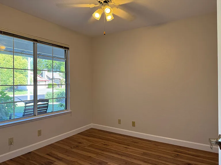 1613 Steinbeck Dr — Photo 10