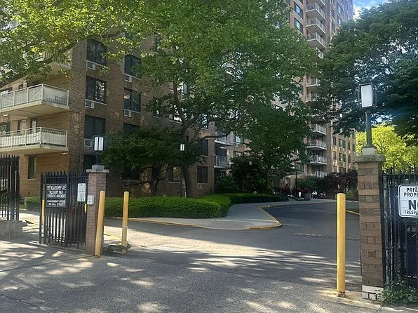 195 Willoughby Ave APT 210, Brooklyn, NY 11205
