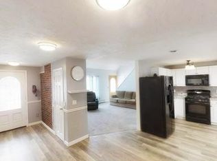 260 Shag Bark Rd, Taunton, MA 02780