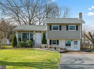 11 Silver Spring Rd, Mechanicsburg, PA 17050