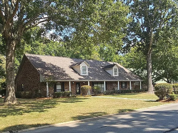 101 Magnolia Cir, Crossett, AR 71635