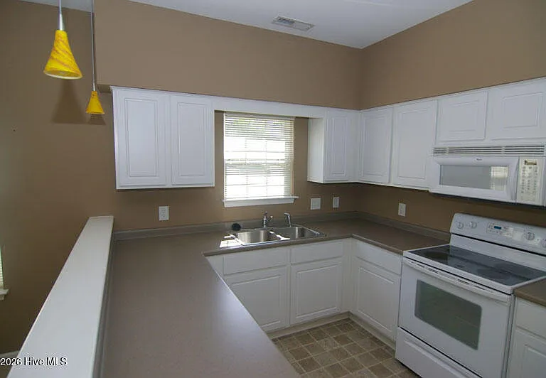 2227 Locksley Woods Dr #D — Photo 4