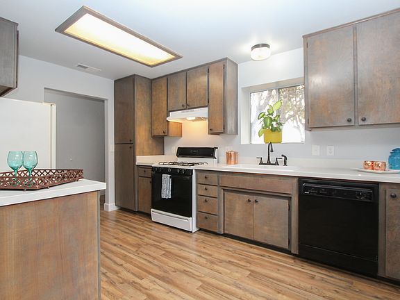 3rd image of 1625 Mission St