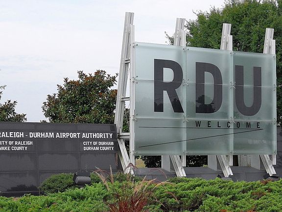 9 miles to RDU Intl. Airport - Convenient to Travel