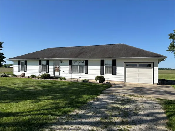 73 County Road 925 E, Montrose, IL 62445