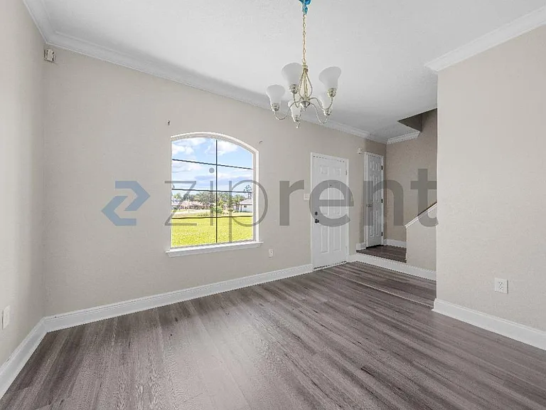 1418 Windsor St #1418 — Photo 7