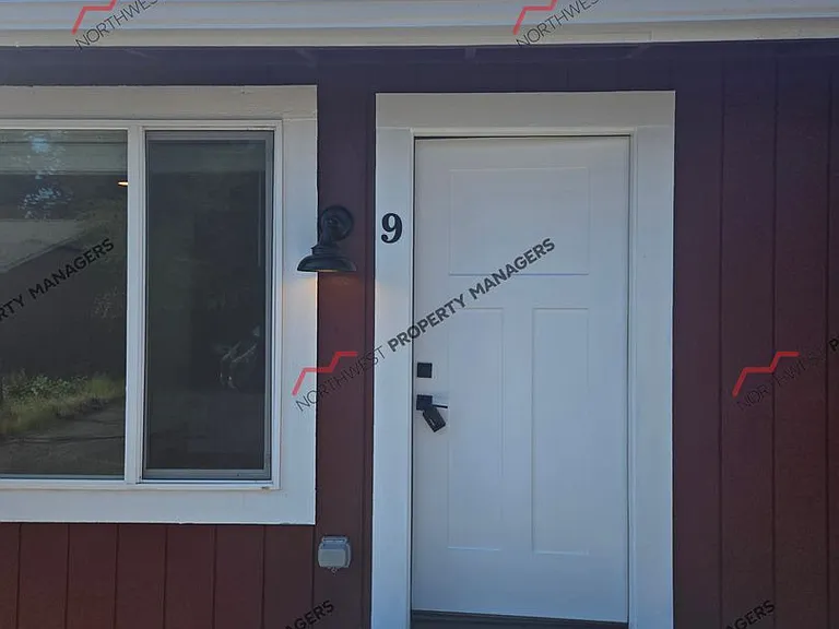 2803 Borst Ave — Photo 14