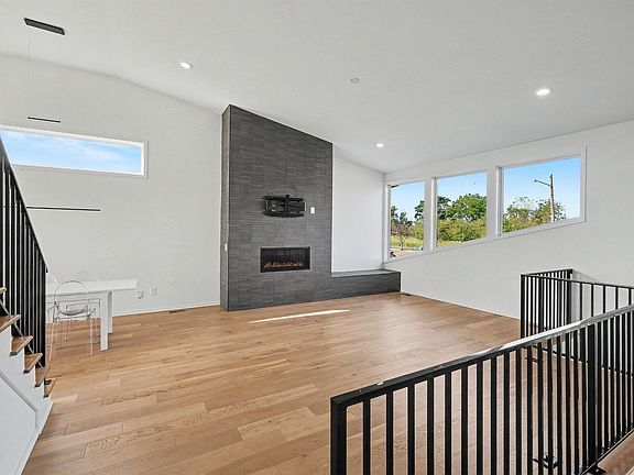 5th image of 263 Riverside Dr N #A