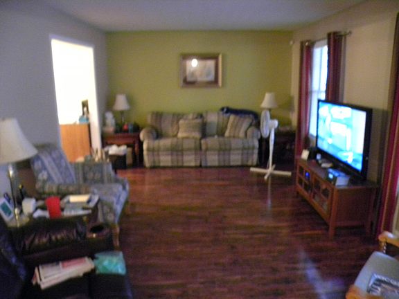 5th image of 162 River Trace Ct