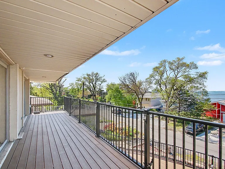 31 Shore Dr — Photo 4