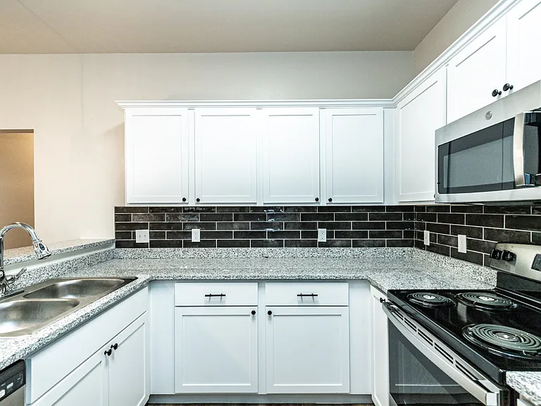 1008 N 7th St — Photo 20