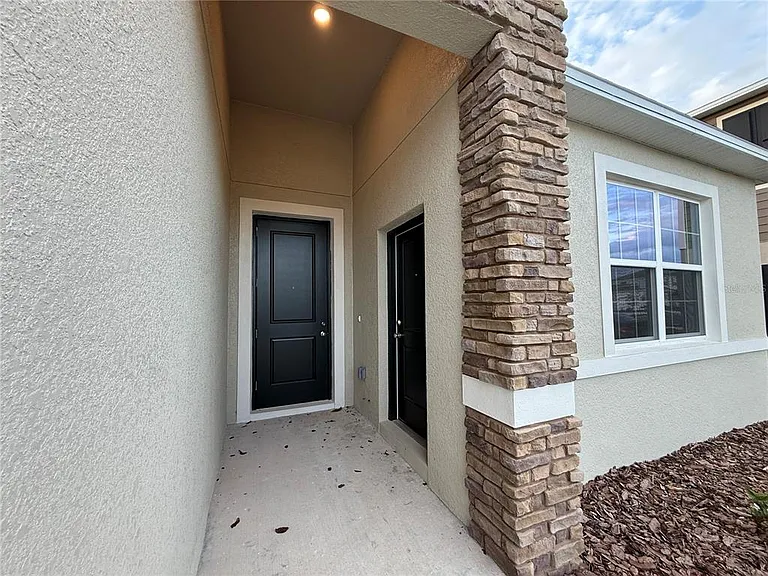 4813 Katrina Dr — Photo 2