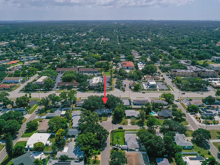 2420 Mineola Dr S — Photo 33