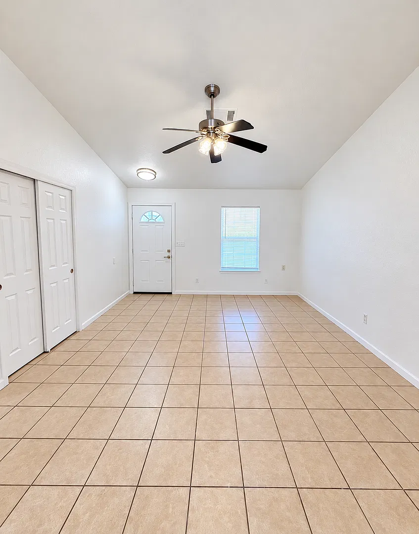 1405 Nogales St - Sacramento 95838 — Photo 2
