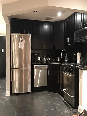 Rented by Anchor Associates | media 10