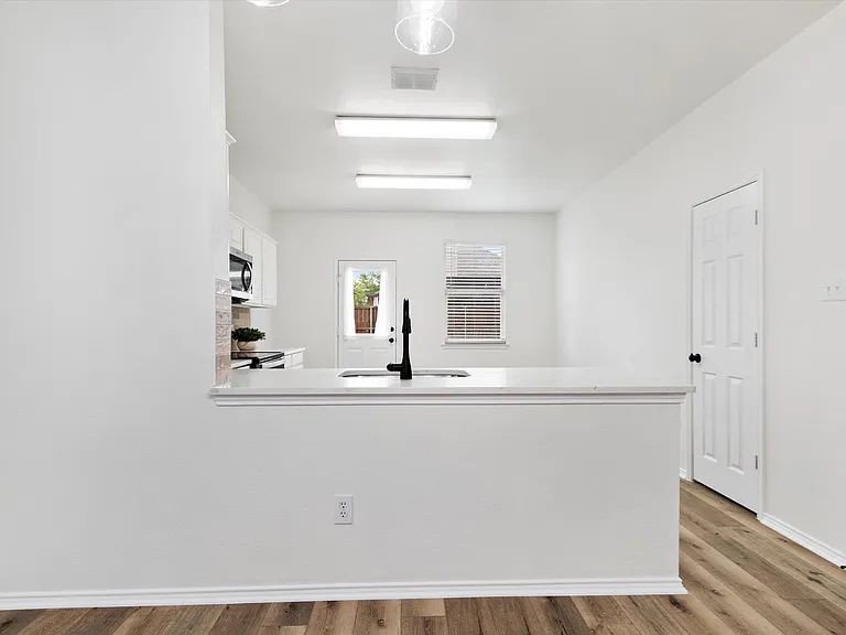 2405 Itasca Dr — Photo 7