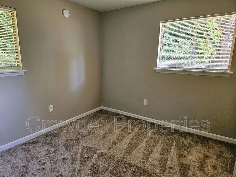 6815 Water Mill Ct — Photo 12
