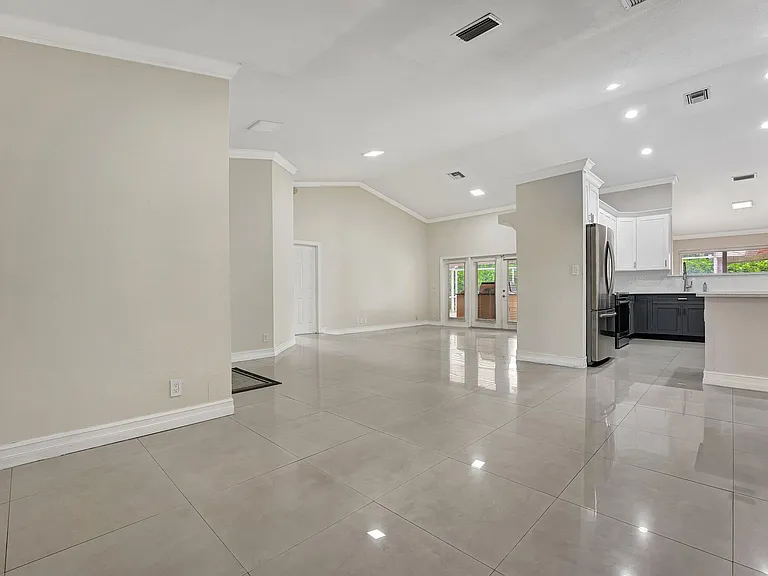 10080 NW 53rd Ct — Photo 9