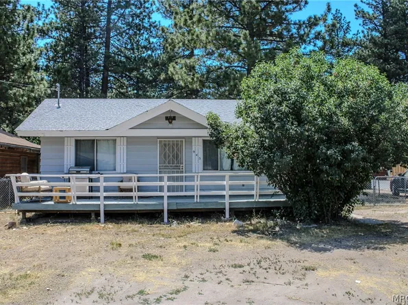 945 Greenway Dr, Big Bear City, CA 92314