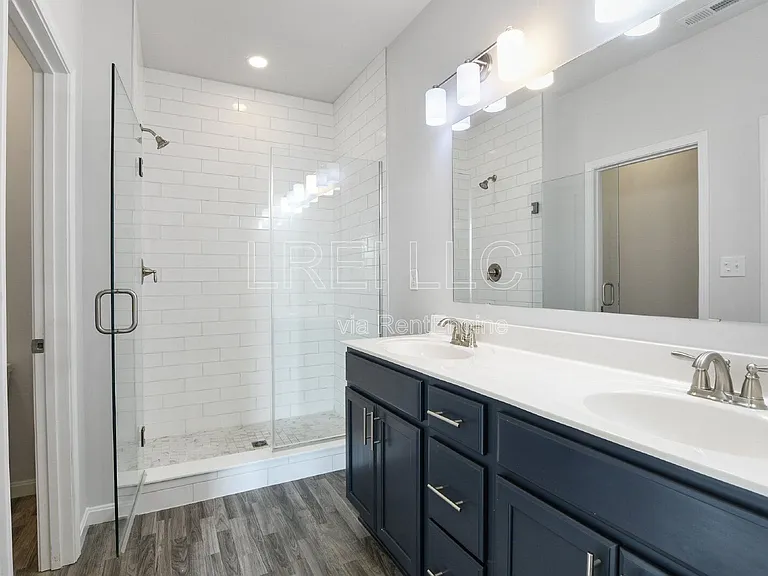 9211 Tamarack Grove Ln — Photo 8