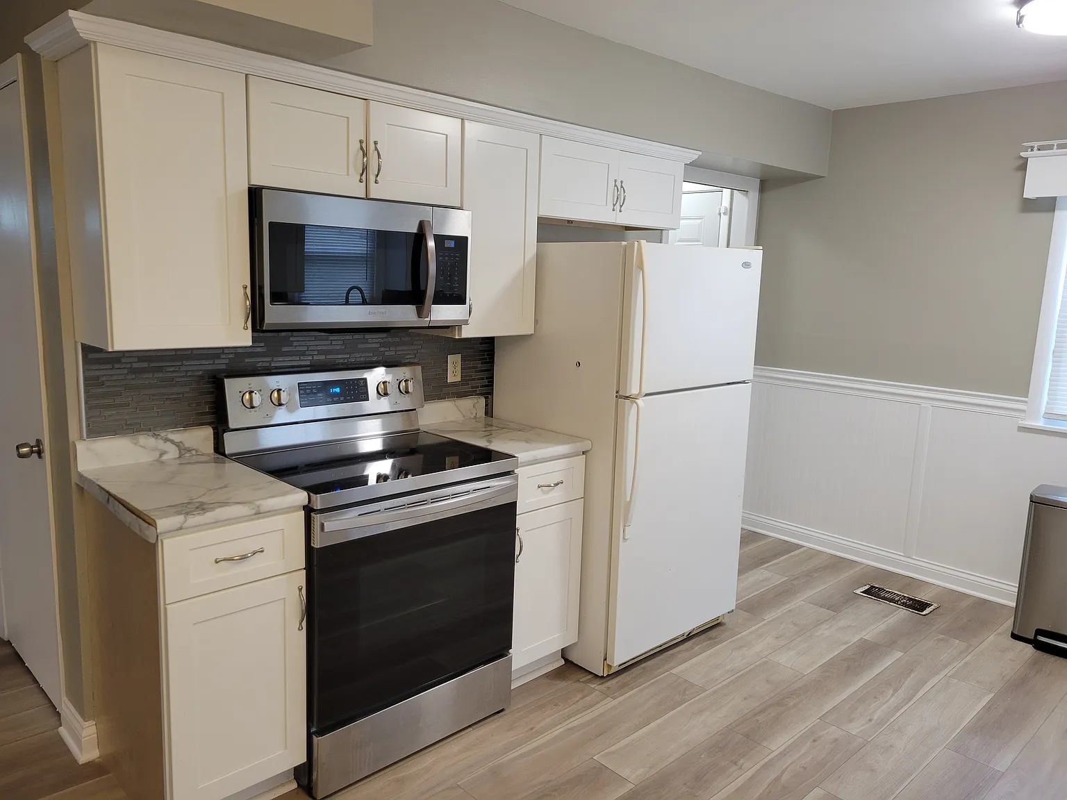 3 bed, 1610 sqft, $2,400 — Photo 2
