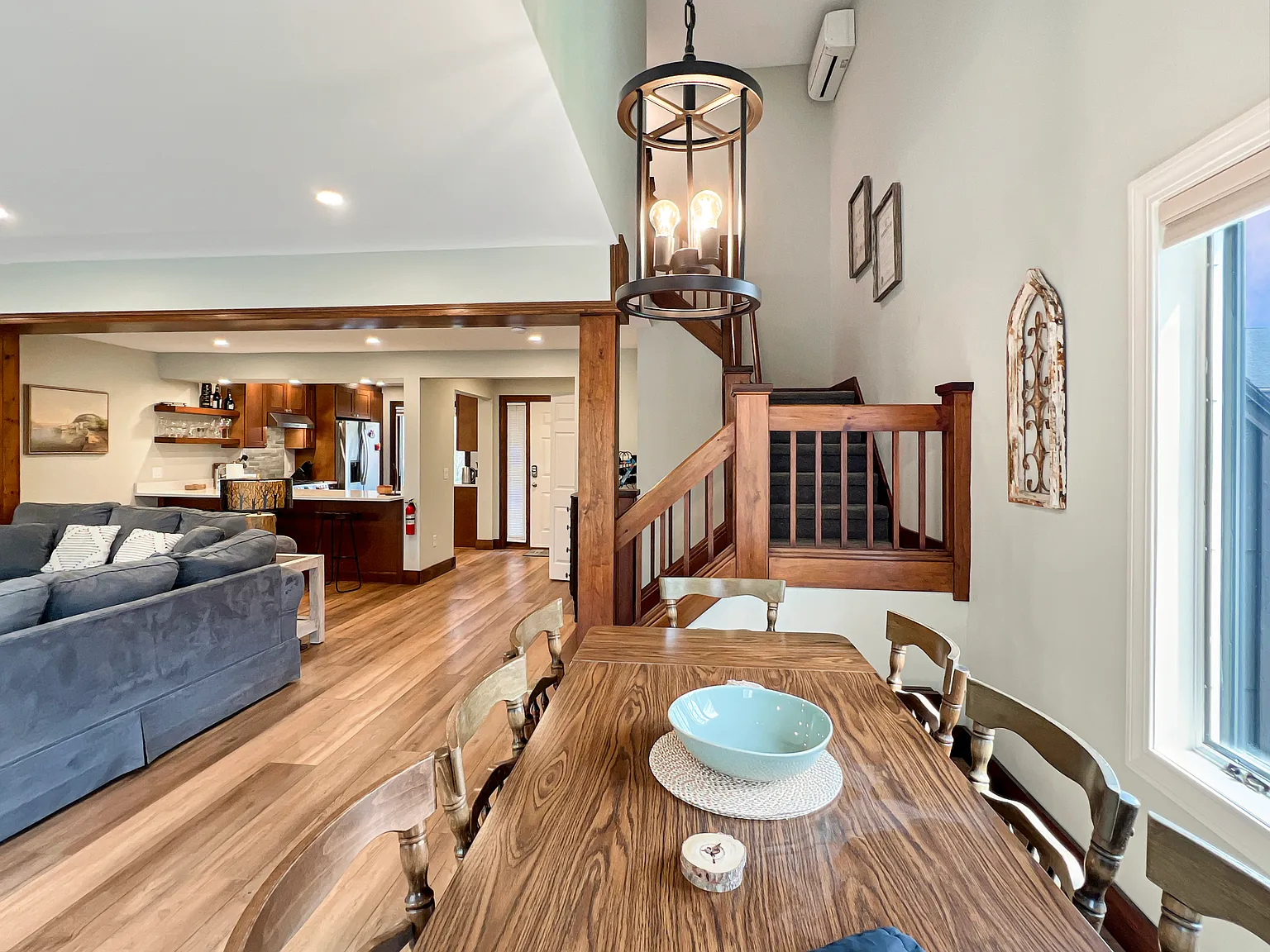 3 bed, 2.5 bath, 1504 sqft, $4,700 — Photo 4