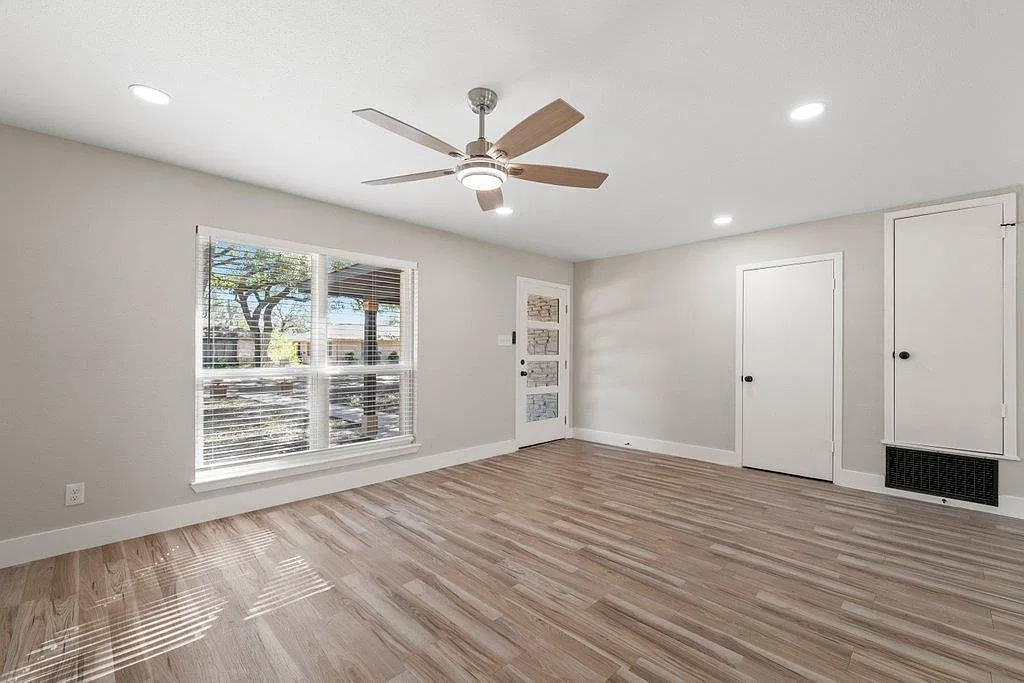 3 bed, 2.0 bath, 1722 sqft, $2,000 — Photo 4