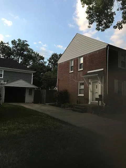 2 bed, 850 sqft, $1,925 — Photo 3