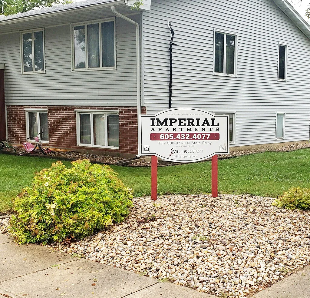 Imperial Apartments — Photo 1