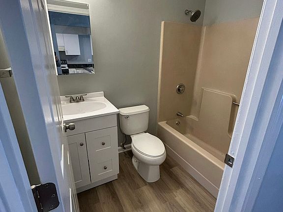 5th image of 11 Riverbend Dr #22-2