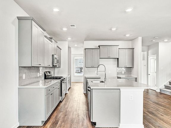 3rd image of 7036 Pumpkinseed Dr