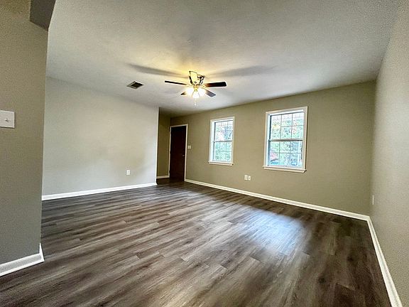 2nd image of 36 Stoneybrook Ln #1