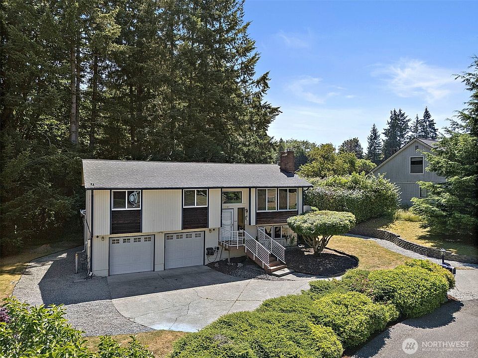 1st image of 3981 Coronet Place SE