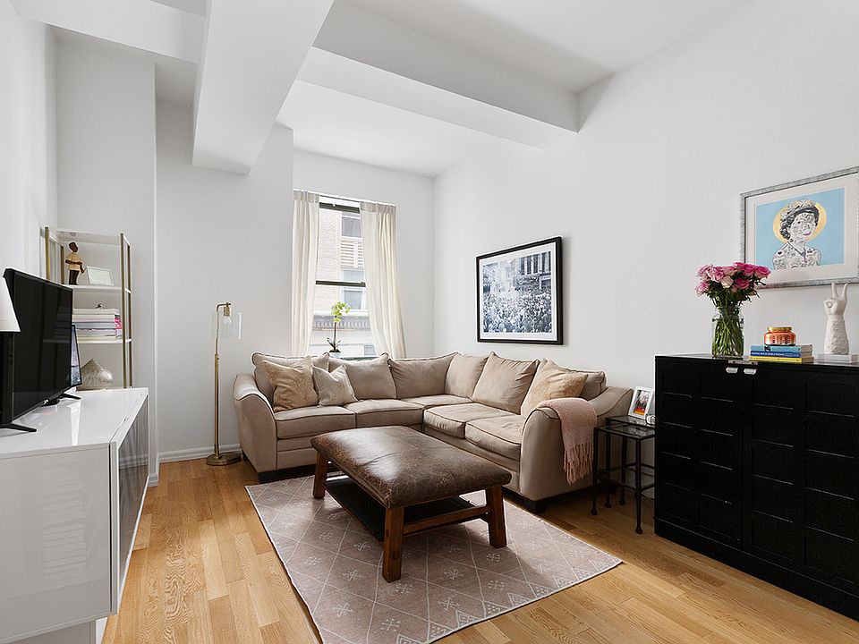 1st image of 99 John St APT 313
