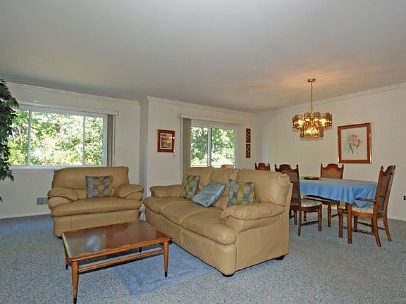 2nd image of 38 Park St #A-st21