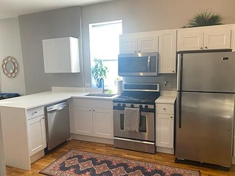 2nd image of 531 N Ashland Ave #2R