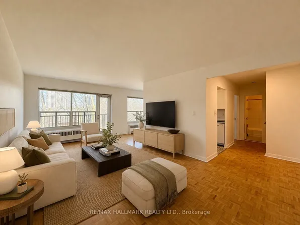 30 Upper Canada Dr, Toronto, ON