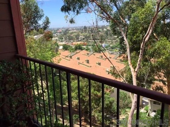 5th image of 5980 Dandridge Ln Unit 225