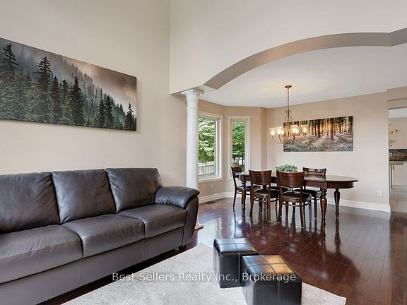 4th image of 25 Amalia Cres