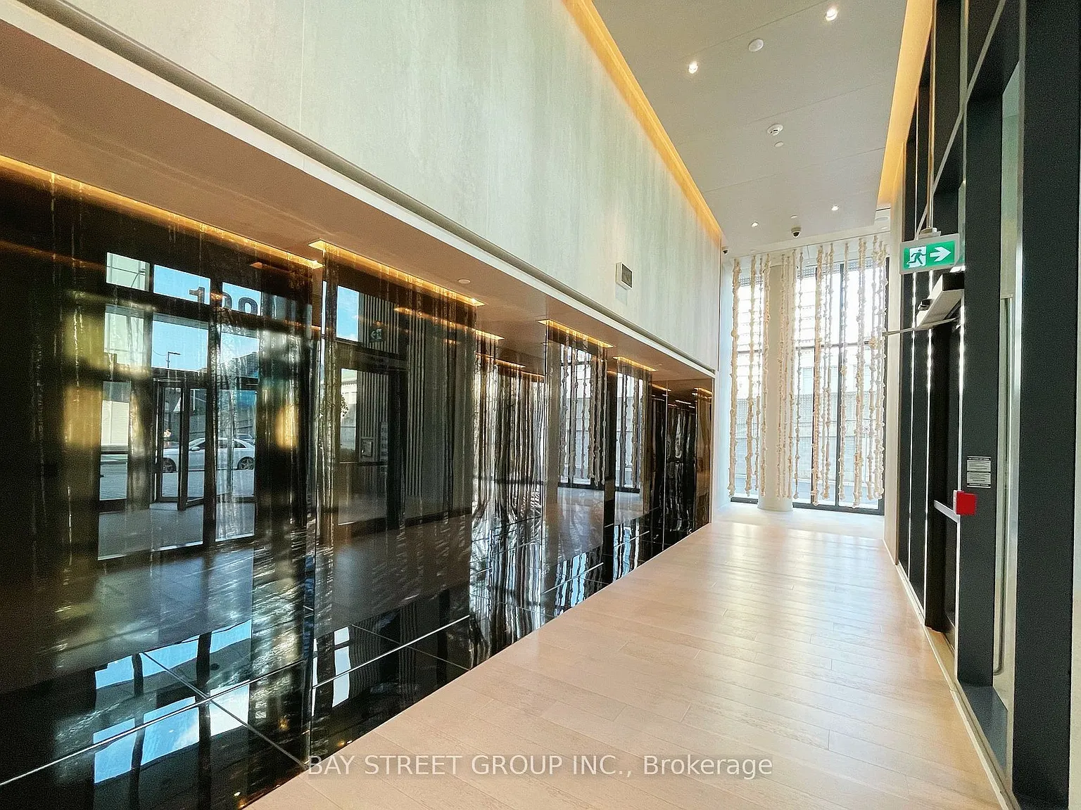 1 bed, $2,300 — Photo 4