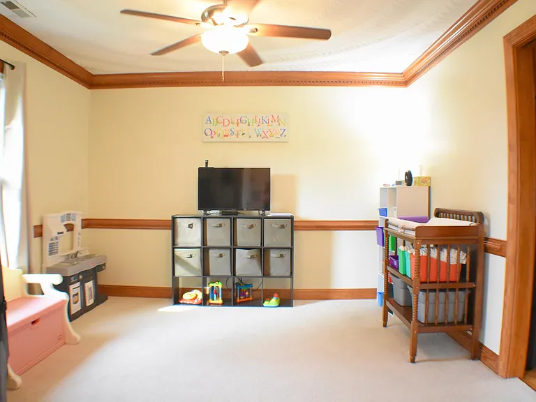 413 Southern Oak Dr — Photo 16
