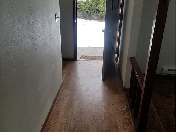 4th image of 615 S Tonasket Ave