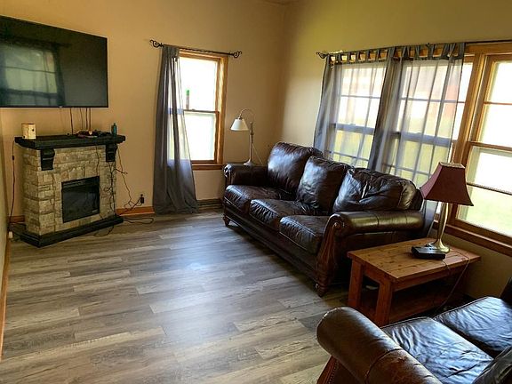 4th image of 422 S Chautauqua Ave